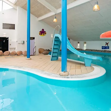 Holiday home Lxxv *