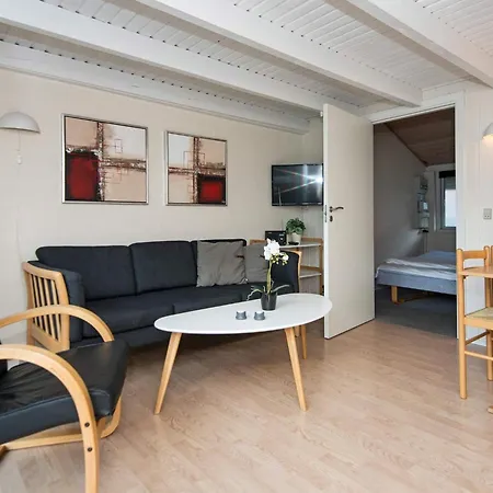 Holiday home Lxxv